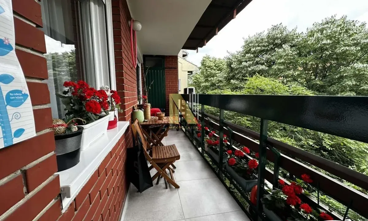 Prodaja, četvorosoban stan, 94m², Novo naselje, Novi Sad