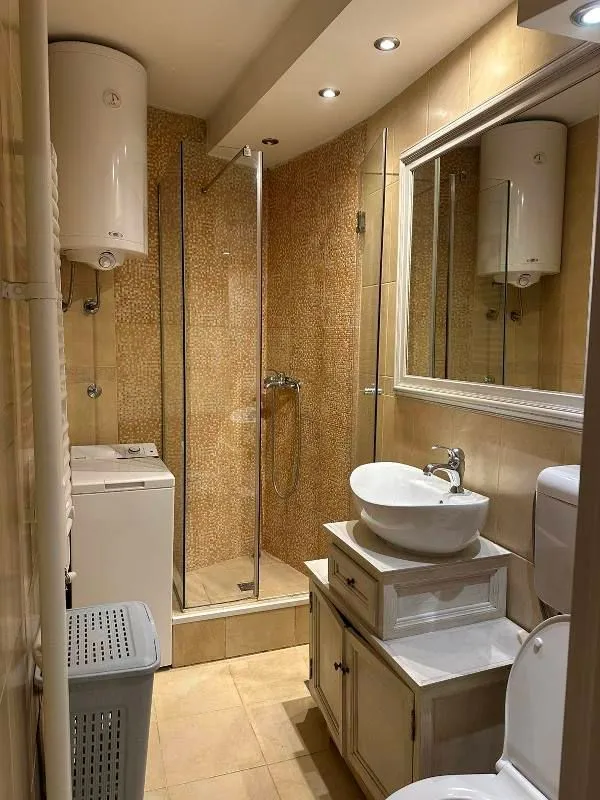 Izdavanje, dvosoban stan, 50m², Kanarevo Brdo, Beograd