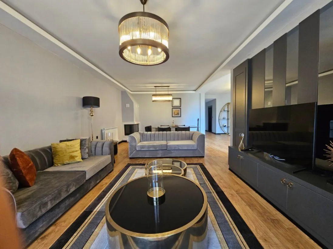 Izdavanje, kuća, 380m², Zeta, Podgorica