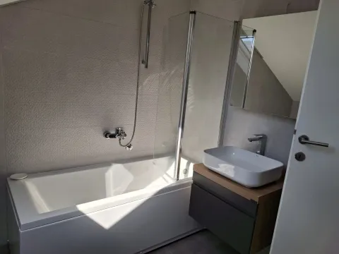 Izdavanje, dvosoban stan, 66m², Centar, Tivat - image 4