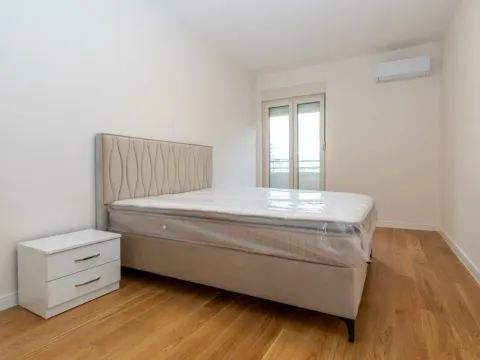 Rent, two bedroom apartment, 72m², Central Point, Podgorica - image 10