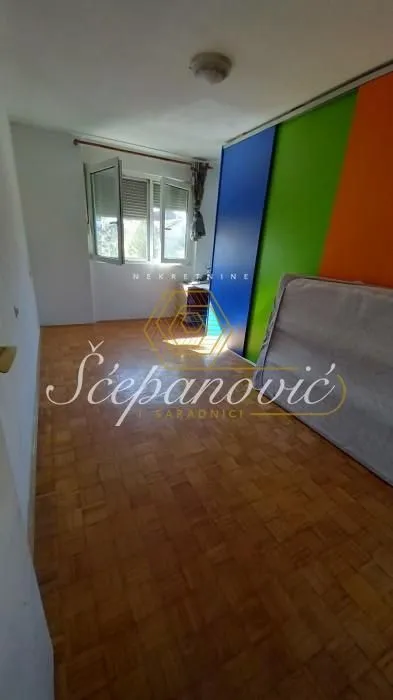 Prodaja, dvosoban stan, 43m², Adamovićevo Naselje, Novi Sad Sve Podlokacije