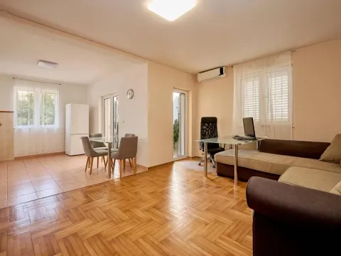 Prodaja, dvosoban stan, 62m², Budva, Crna Gora - image 1