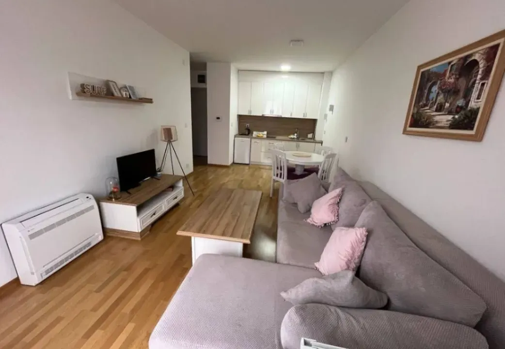 Izdavanje, jednosoban stan, 43m², Bečići, Budva