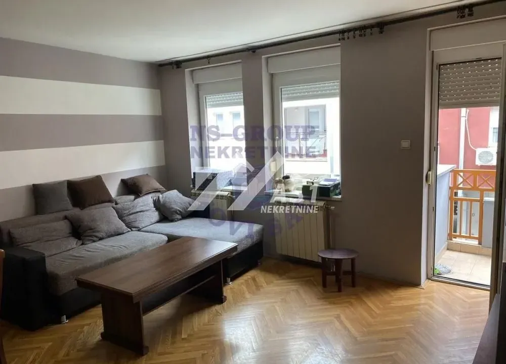 Prodaja, četvorosoban stan, 90m², Bulevar Oslobodjenja, Novi Sad Sve Podlokacije