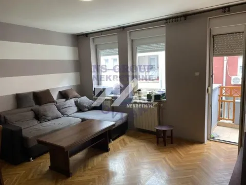 Sale, four bedroom apartment, 90m², Bulevar Oslobodjenja, Novi Sad Sve Podlokacije