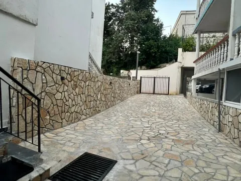 Izdavanje, garsonjera, 22m², Budva, Crna Gora - image 7