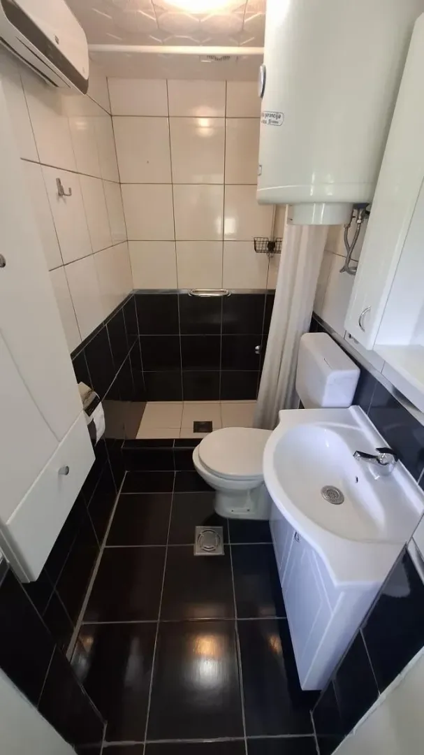 Izdavanje, kuća, 100m², Inđija, Srbija