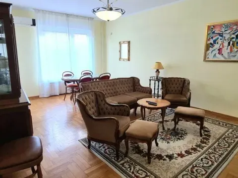 Izdavanje, dvosoban stan, 69m², Crveni Krst, Niš