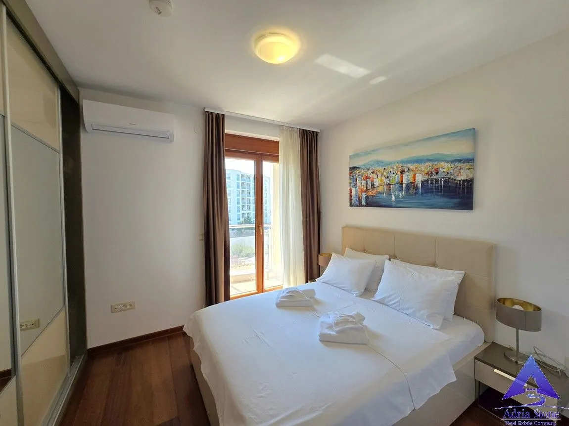 Prodaja, trosoban stan, 107m², Bečići, Budva