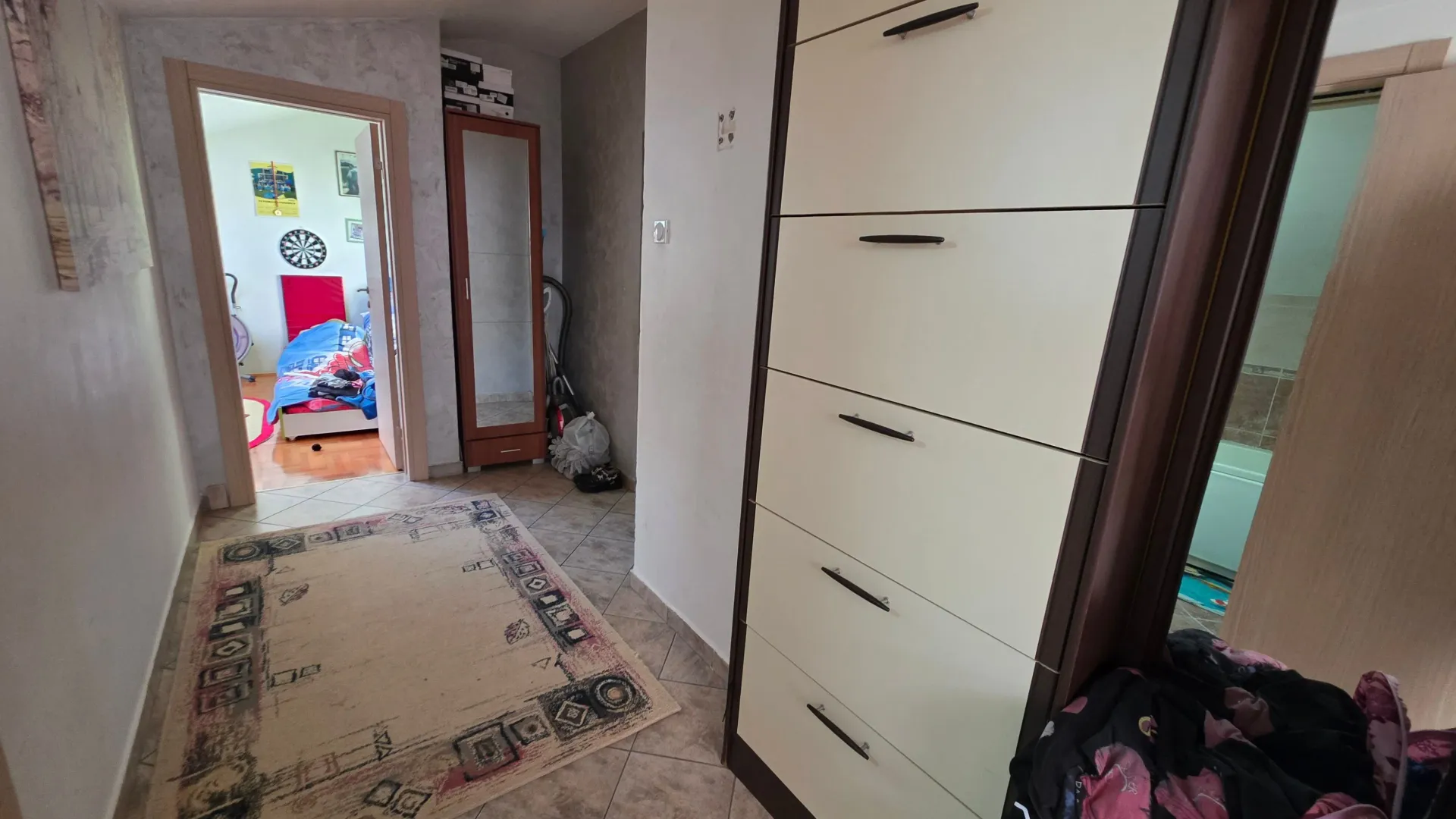 Prodaja, dvosoban stan, 83m², Krivi Most, Podgorica