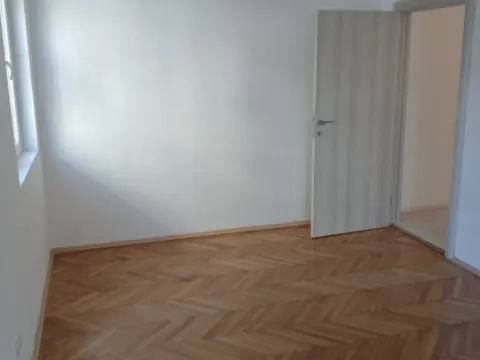 Izdavanje, dvosoban stan, 57m², Centar, Podgorica - image 5