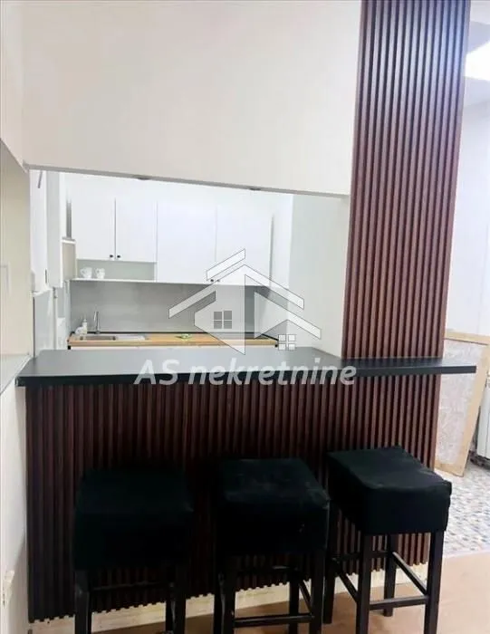 Rent, four bedroom apartment, 107m², Stari Grad, Beograd