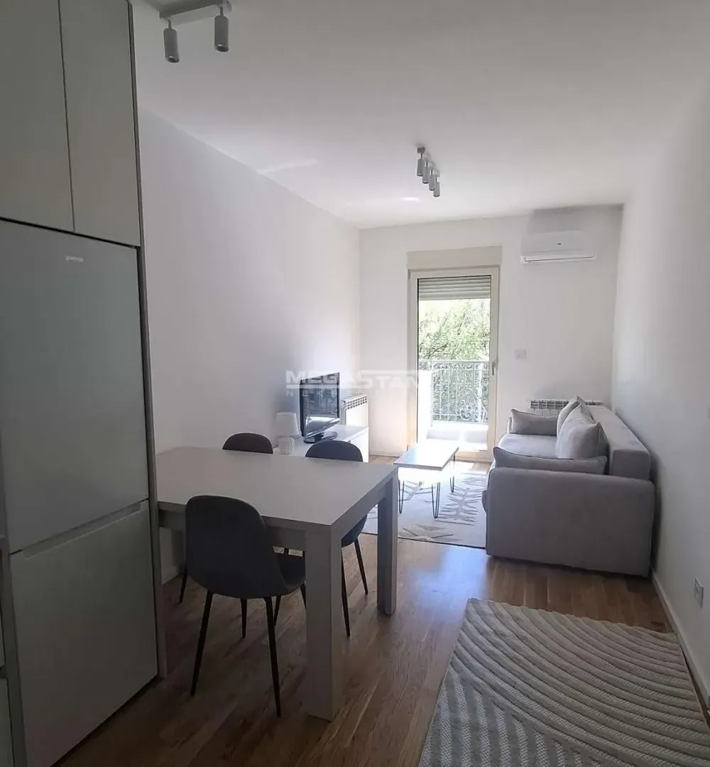 Rent, one bedroom apartment, 39m², Đeram Pijaca, Beograd