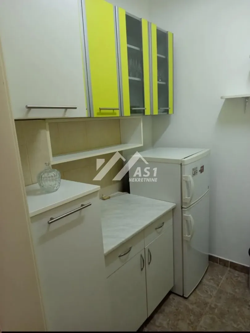 Izdavanje, jednosoban stan, 34m², Bulevar Evrope, Novi Sad Sve Podlokacije