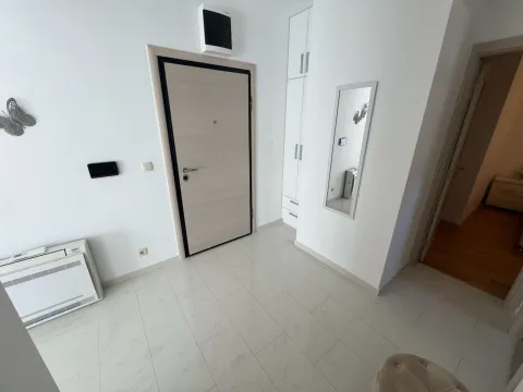 Rent, one bedroom apartment, 52m², Centar, Budva - image 10