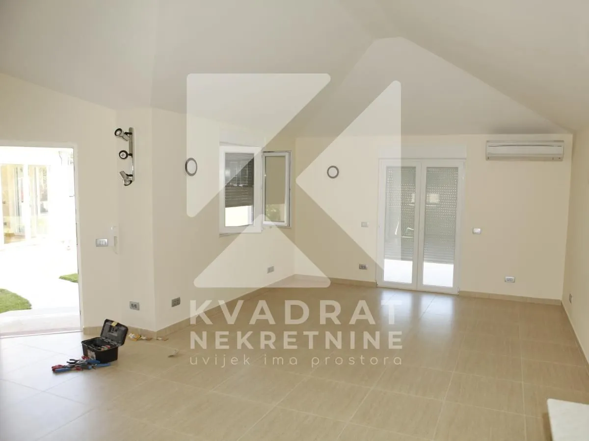 Rent, house, 250m², Donji Kokoti, Podgorica