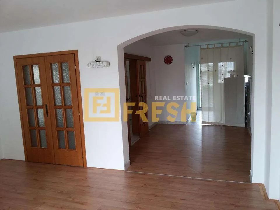 Sale, house, 350m², Stari Aerodrom, Podgorica