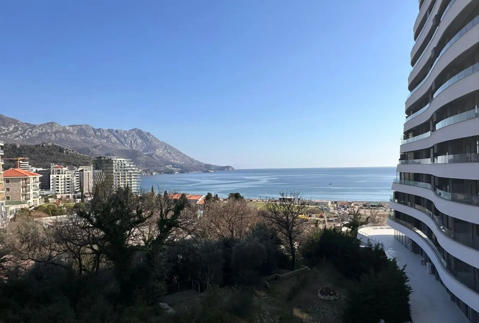 Sale, studio apartment, 32m², Bečići, Budva