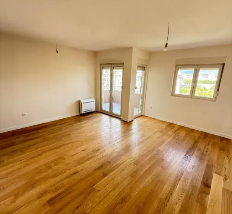 Prodaja, dvosoban stan, 72m², Central Point, Podgorica