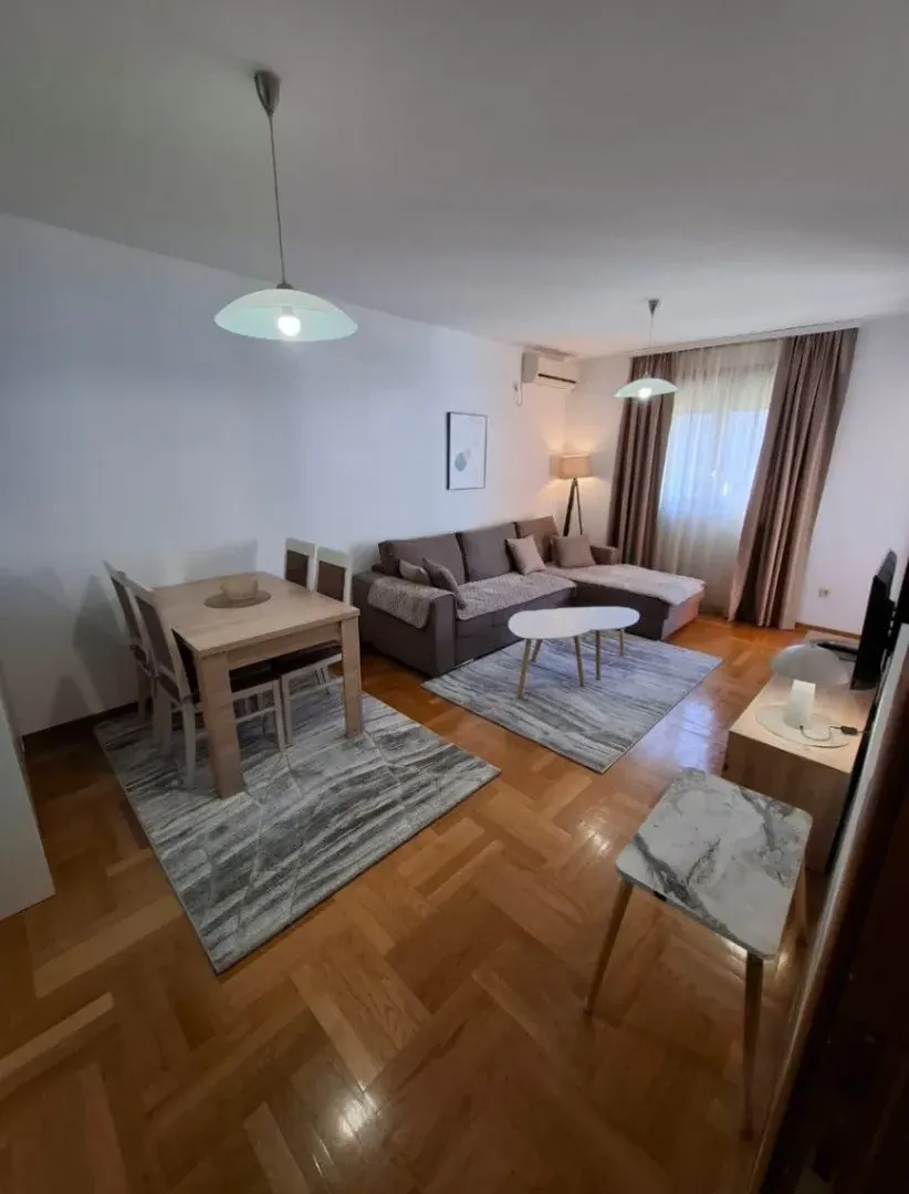 Rent, one bedroom apartment, 50m², Stari Aerodrom, Podgorica