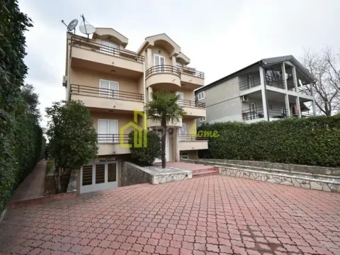 Rent, office space, 200m², Tološi, Podgorica - image 16