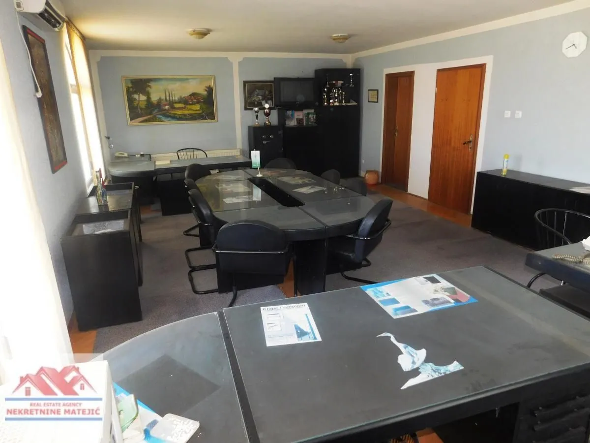 Izdavanje, poslovni prostor, 360m², Maršić, Kragujevac