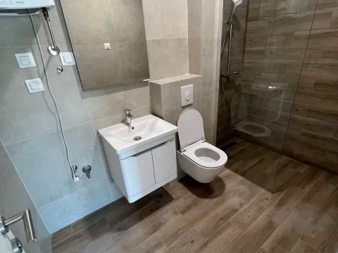 Izdavanje, jednosoban stan, 44m², Šušanj, Bar - image 8