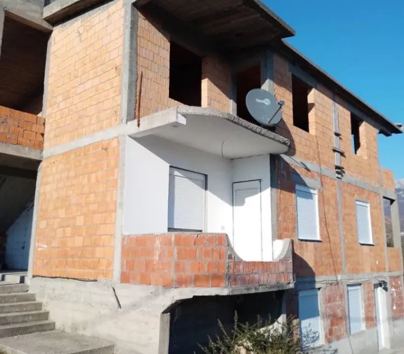 Prodaja, kuća, 187m², Ilino, Bar