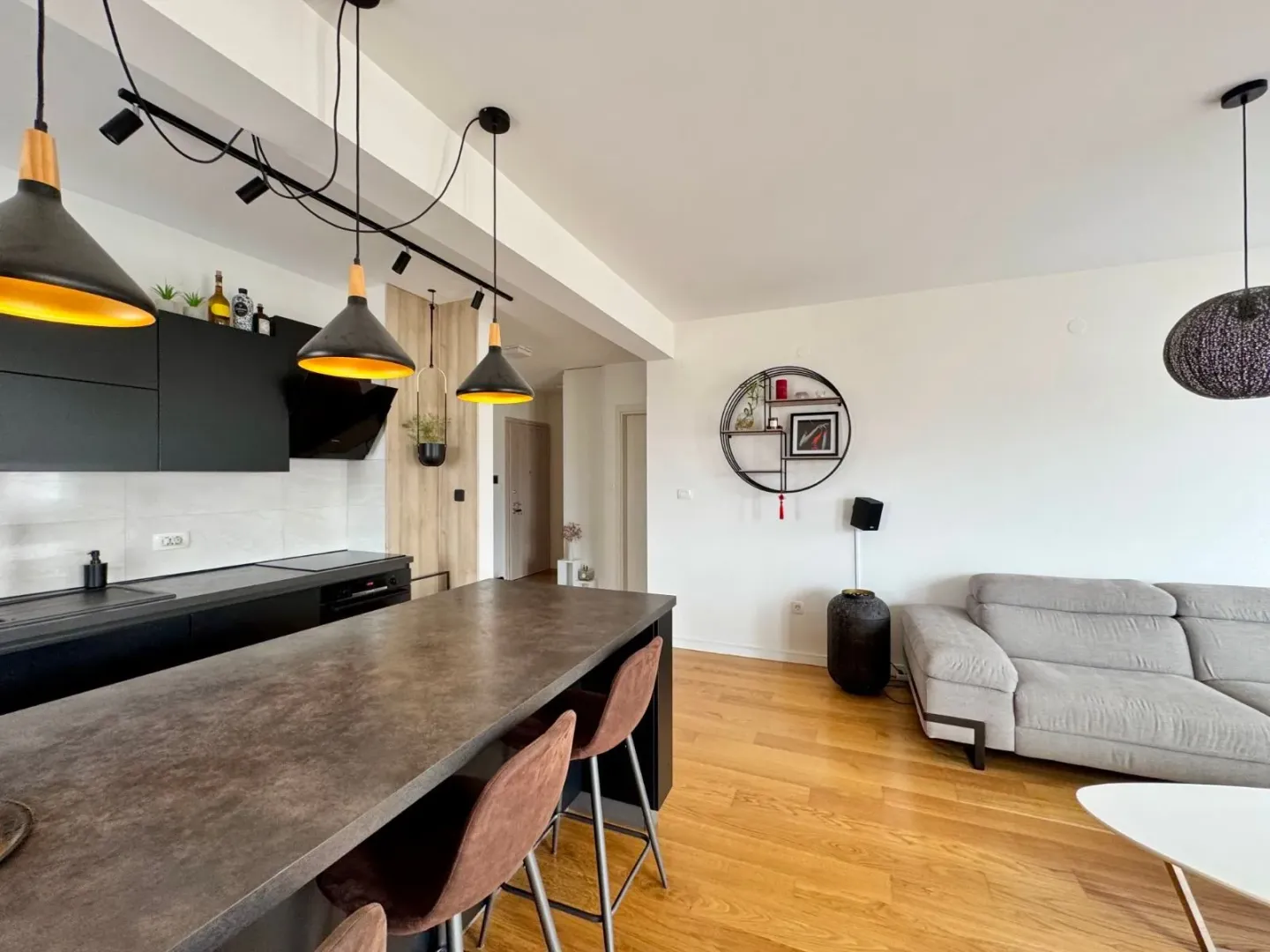 Prodaja, dvosoban stan, 72m², Central Point, Podgorica
