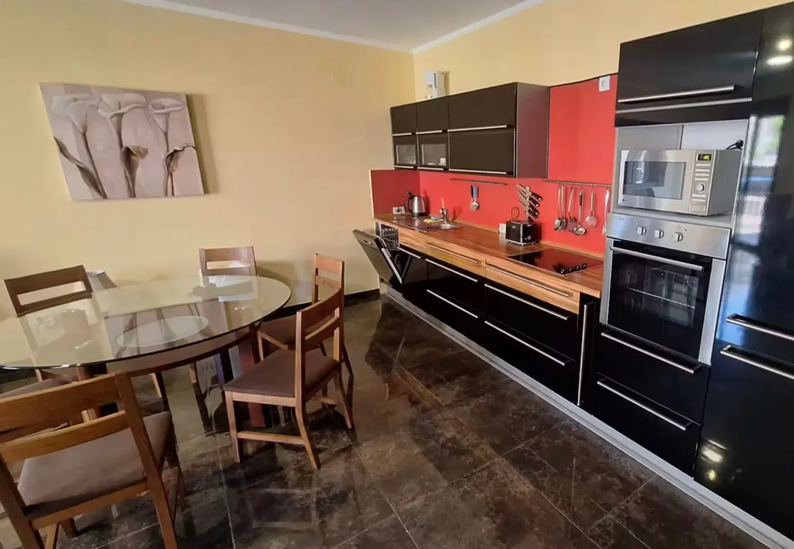 Sale, two bedroom apartment, 90m², Dobrota, Kotor