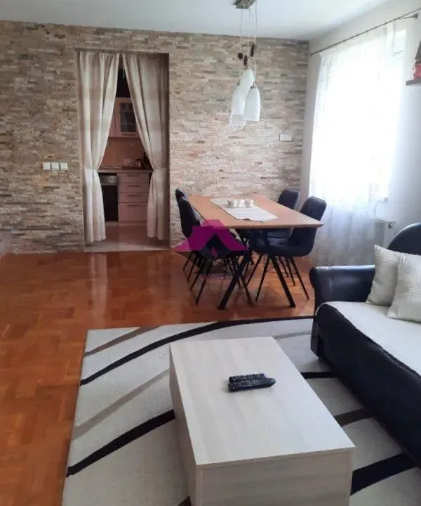 Prodaja, četvorosoban stan, 110m², Mladenovac, Beograd
