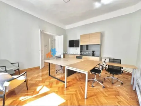 Izdavanje, stan, 250m², Stari Grad, Beograd - image 16