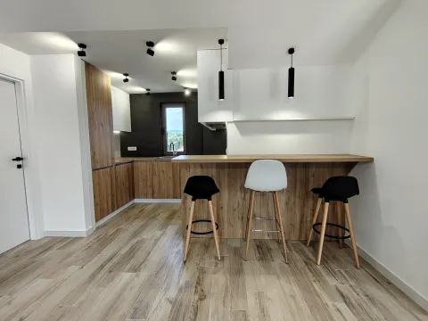 Prodaja, dvosoban stan, 85m², Tivat, Crna Gora - image 4