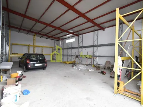 Izdavanje, poslovni prostor, 917m², Zeta, Podgorica - image 2