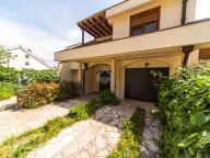 Izdavanje, kuća, 280m², Gorica C, Podgorica - image 23