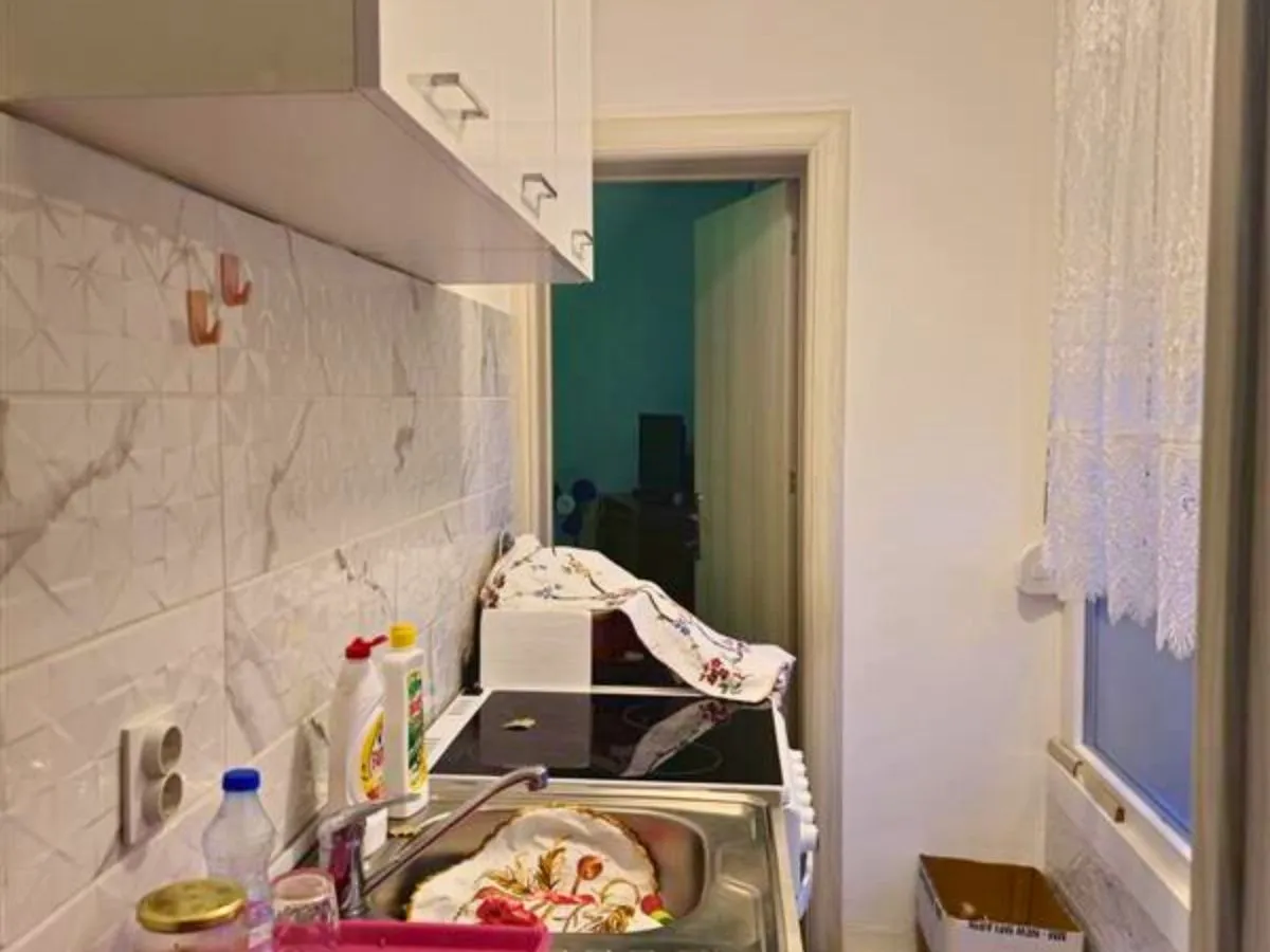 Izdavanje, dvosoban stan, 45m², Stari grad, Novi Sad