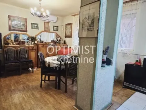 Prodaja, trosoban stan, 64m², Karaburma, Palilula Sve Podlokacije - image 1