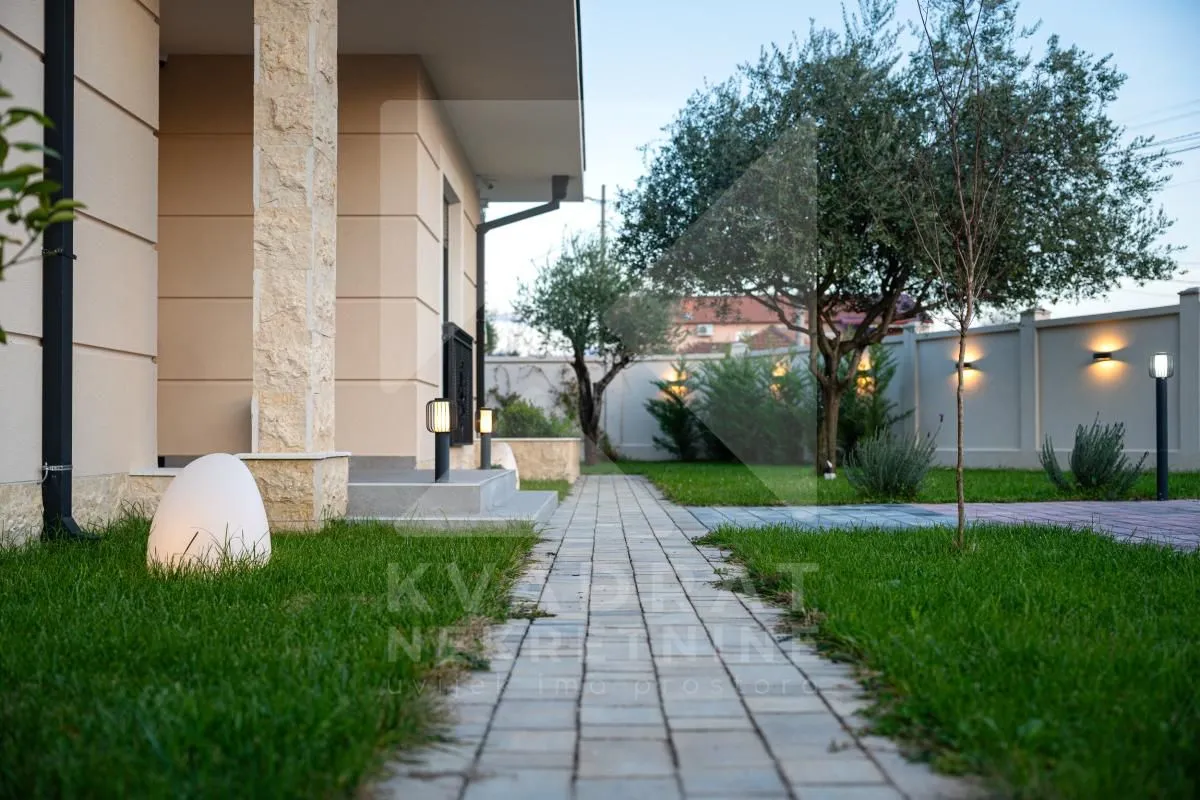 Prodaja, kuća, 166m², Tološi, Podgorica