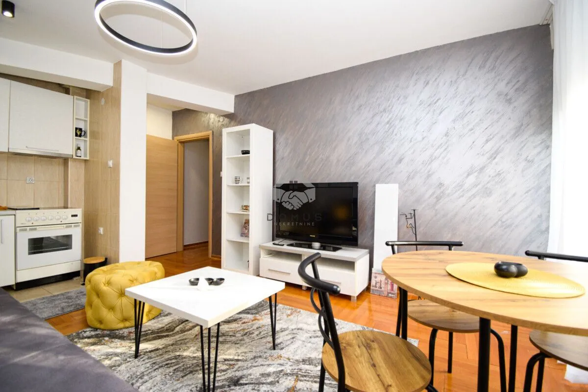 Prodaja, jednosoban stan, 37m², Centar, Podgorica