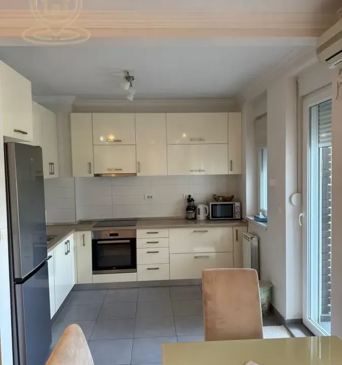 Izdavanje, dvosoban stan, 57m², Novi Beograd Blok 67, Novi Beograd Sve Podlokacije