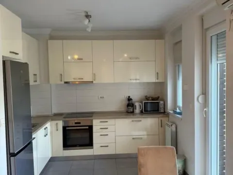 Izdavanje, dvosoban stan, 57m², Novi Beograd Blok 67, Novi Beograd Sve Podlokacije