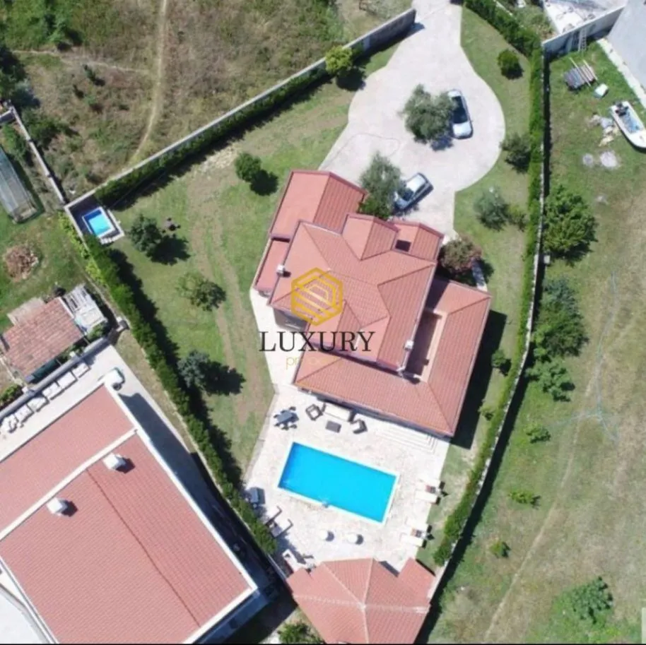 Izdavanje, kuća, 330m², Zeta, Podgorica