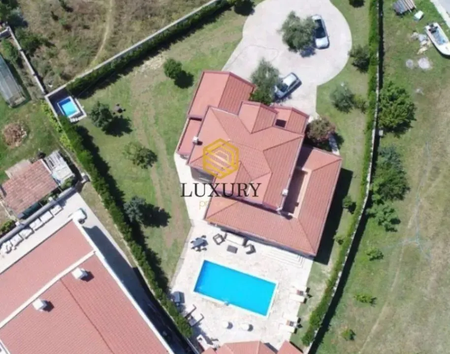 Izdavanje, kuća, 330m², Zeta, Podgorica