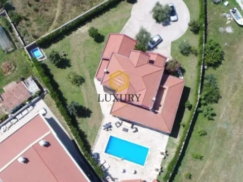Izdavanje, kuća, 330m2, Zeta, Podgorica Izdavanje, kuća, 330m2, Zeta, Podgorica