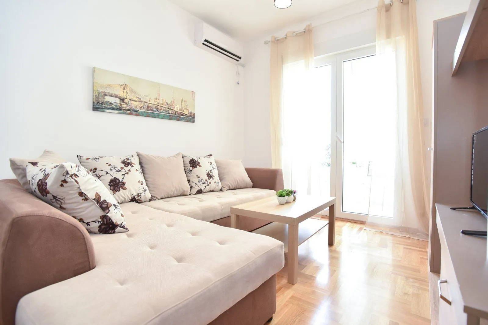 Rent, one bedroom apartment, 42m², Budva, Crna Gora