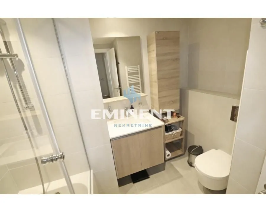 Rent, four bedroom apartment, 91m², Savski Venac, Beograd