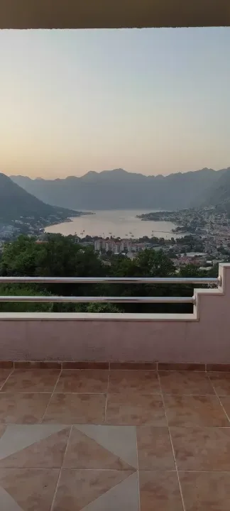 Sale, house, 280m², Kotor, Crna Gora