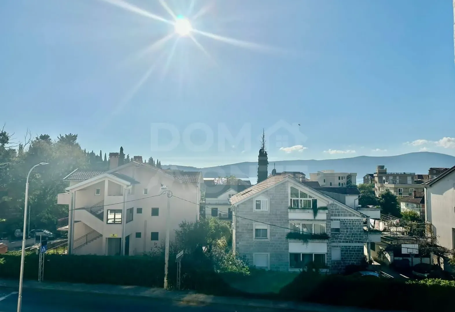 Izdavanje, dvosoban stan, 67m², Tivat, Crna Gora