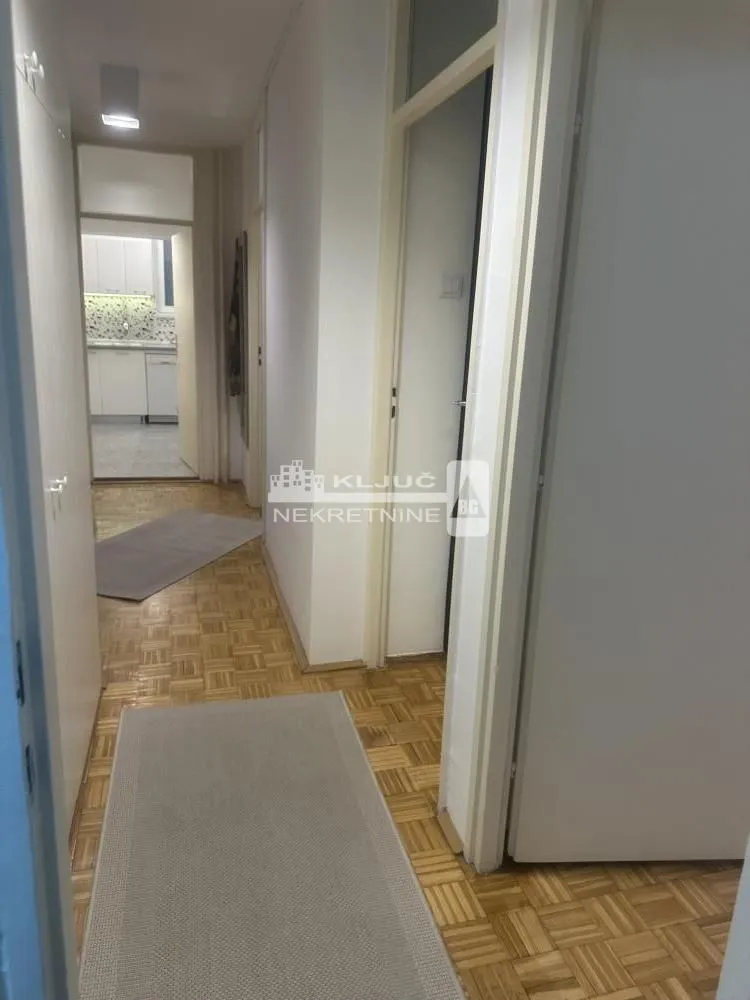 Rent, two bedroom apartment, 70m², Kalenić Pijaca, Vračar Sve Podlokacije